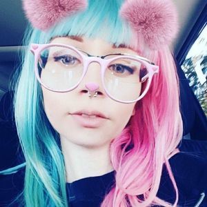 Meet your Posher, Cait